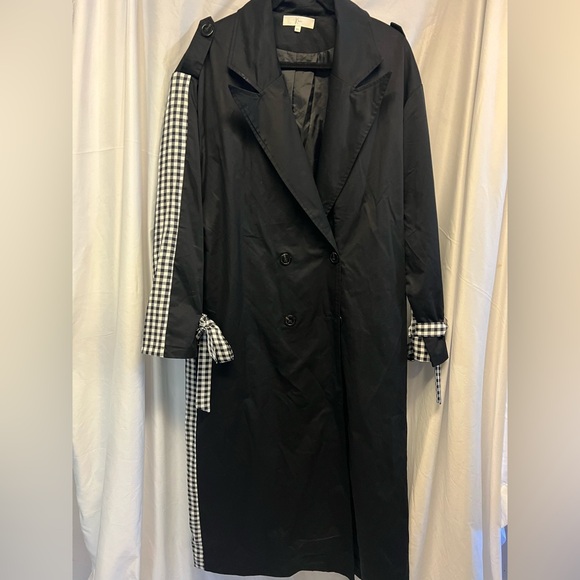 klesis Elegant Black Trench Coat with Gingham Accents M/L - Picture 4 of 7